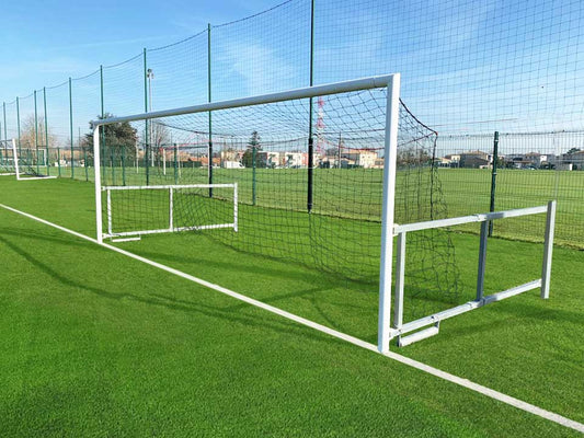 Filet de foot à 8 pour but rabattable, tressé Ø3mm, 145mm maille simple. Forme Triangulaire