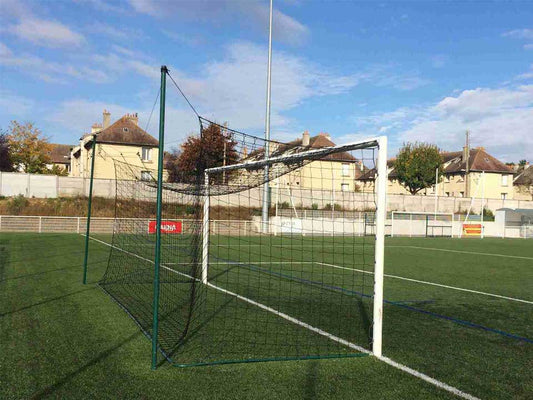 Mâts arrière pour but de foot à 8 et à 11